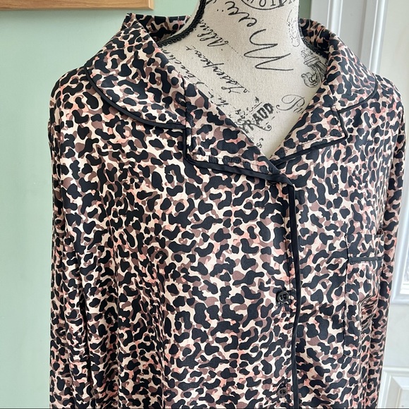 NWT Plush Apparel Silky Cheetah Print Pajama Set Large